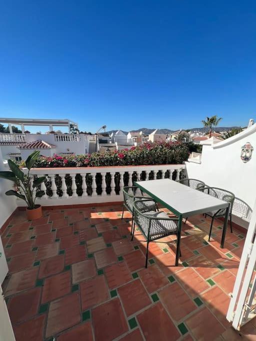 Beautiful Views, Pool & Just 10Min To The Beach Нерха Екстер'єр фото
